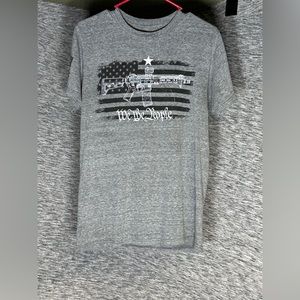 Howitzer patriot we the people gray white black t-shirt size smaller